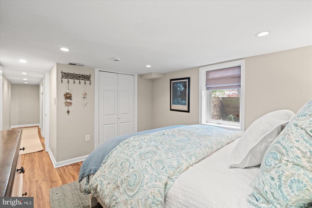 16 E WALNUT STREET E