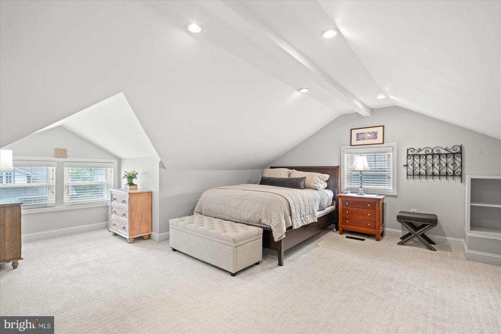 16 E WALNUT STREET E