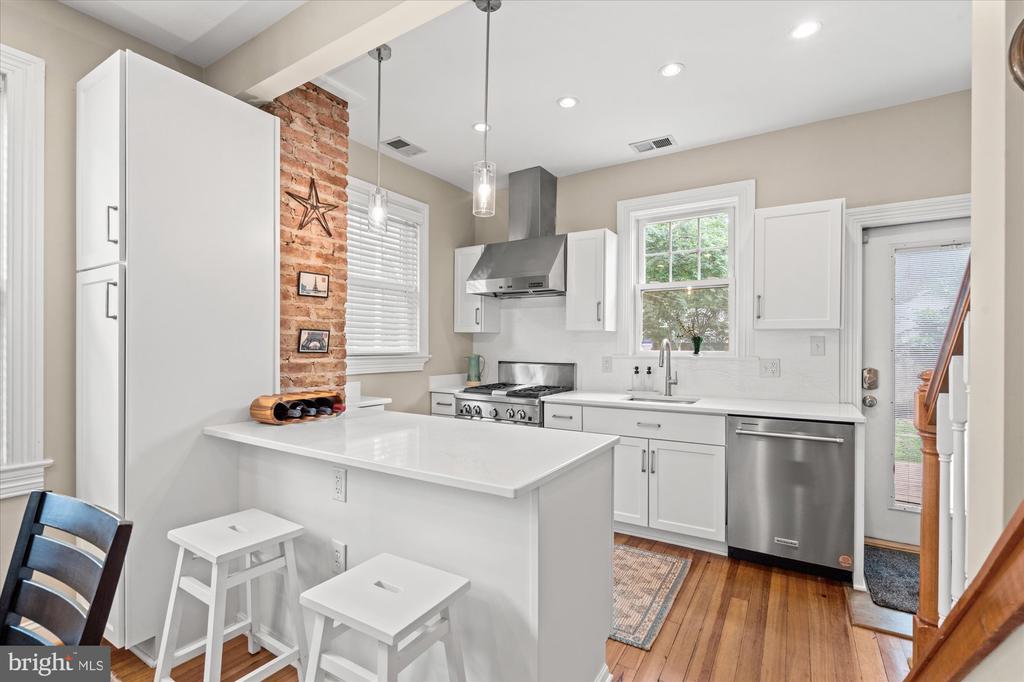 16 E WALNUT STREET E