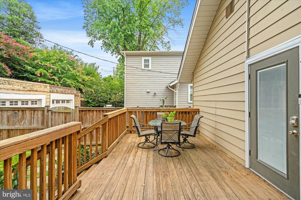 16 E WALNUT STREET E