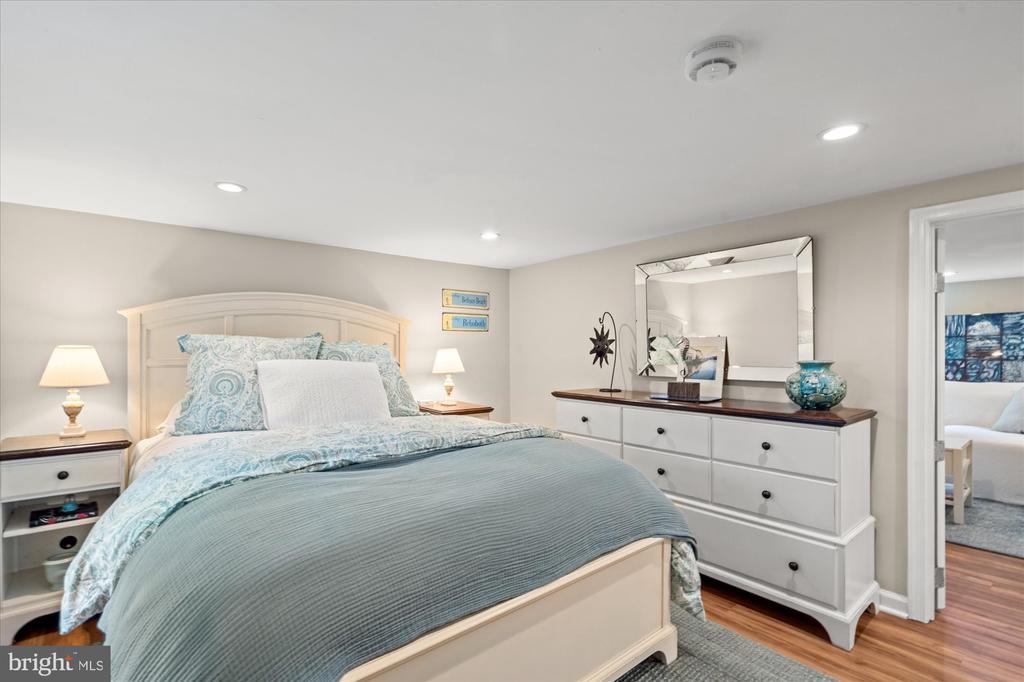 16 E WALNUT STREET E
