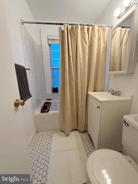 1707 DEWITT AVENUE Unit: B
