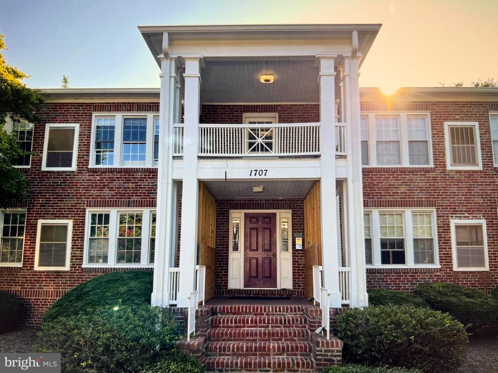 1707 DEWITT AVENUE Unit: B