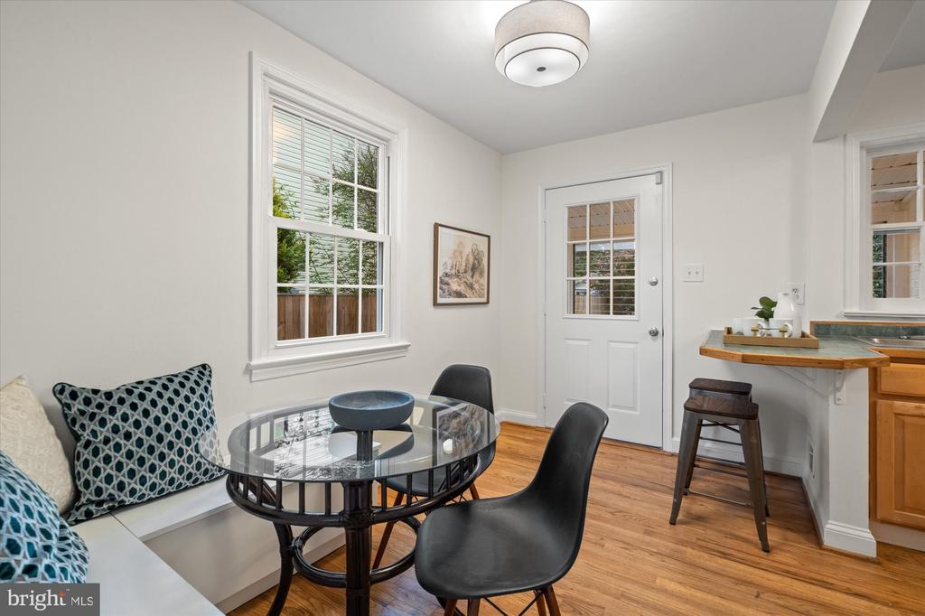 317 CUSTIS AVENUE E