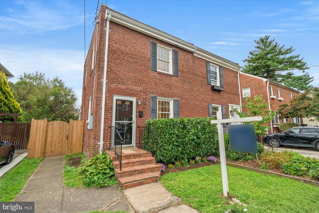 317 CUSTIS AVENUE E