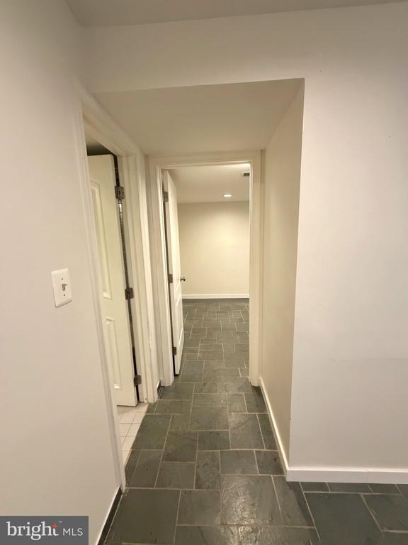 2302 E RANDOLPH AVENUE Unit: BASEMENT