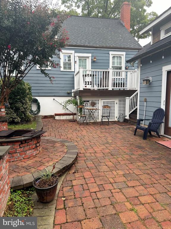 2302 E RANDOLPH AVENUE Unit: BASEMENT