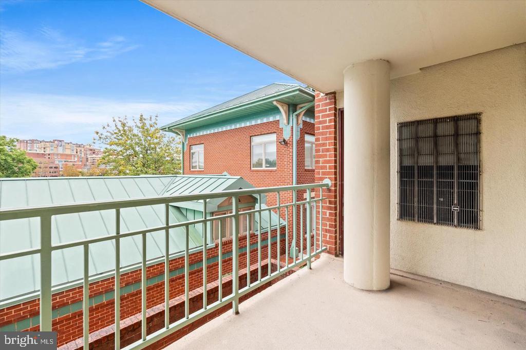 545 E BRADDOCK ROAD Unit: 203