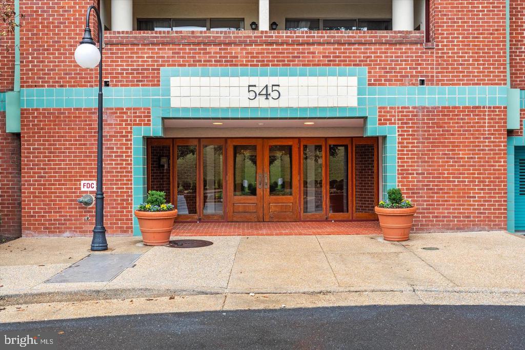 545 E BRADDOCK ROAD Unit: 203