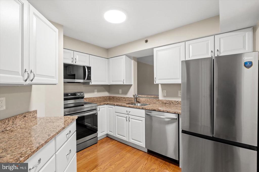 545 E BRADDOCK ROAD Unit: 203