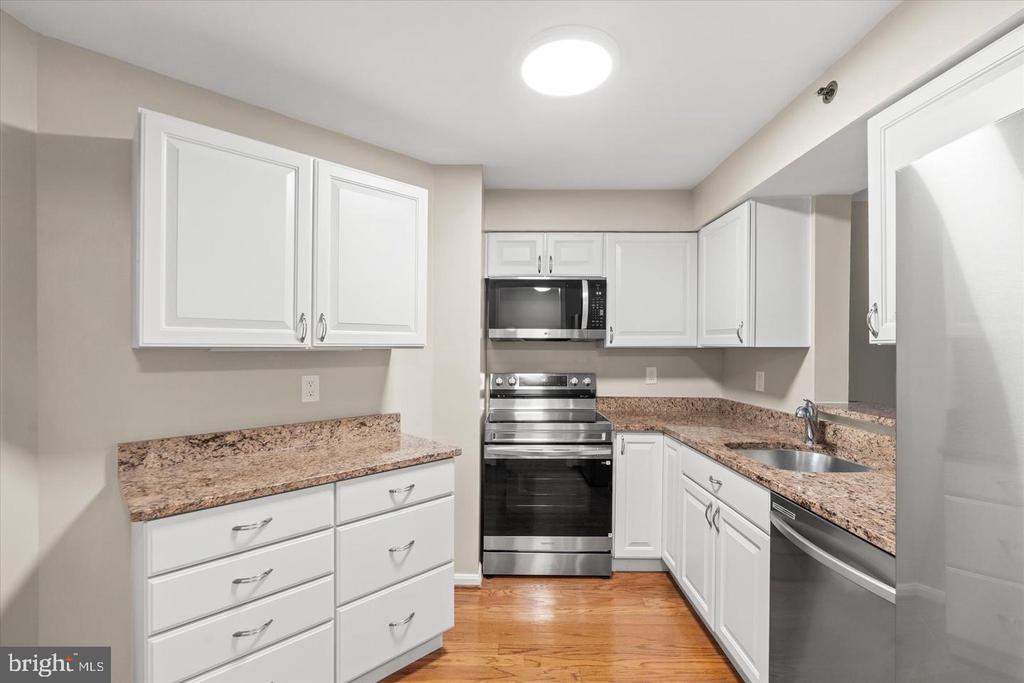 545 E BRADDOCK ROAD Unit: 203