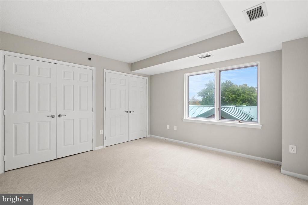 545 E BRADDOCK ROAD Unit: 203