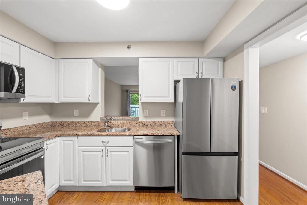 545 E BRADDOCK ROAD Unit: 203