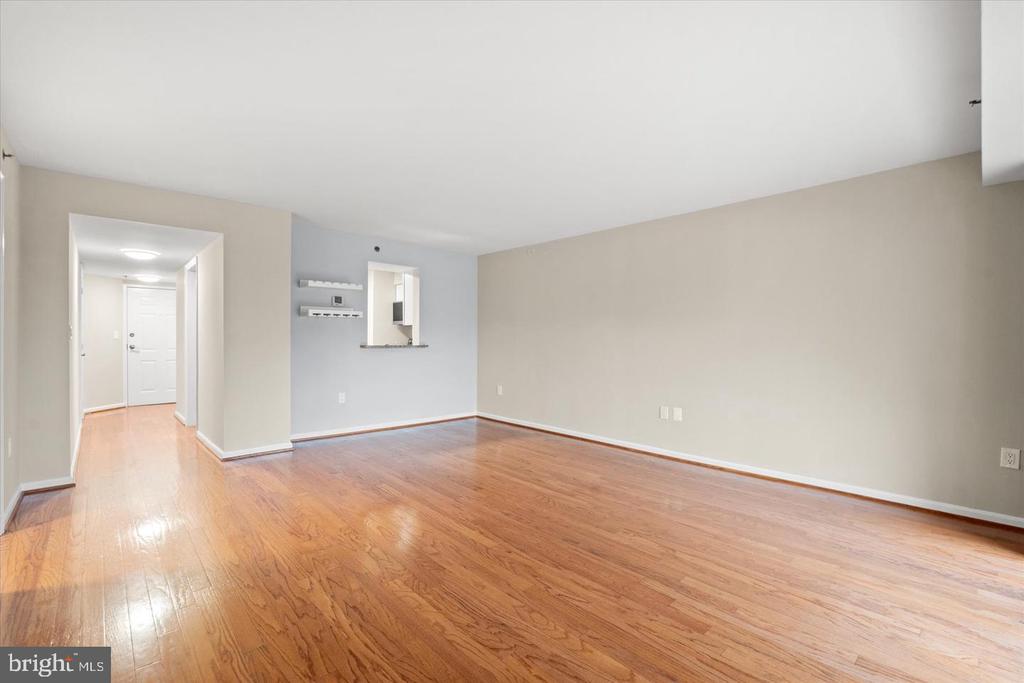 545 E BRADDOCK ROAD Unit: 203