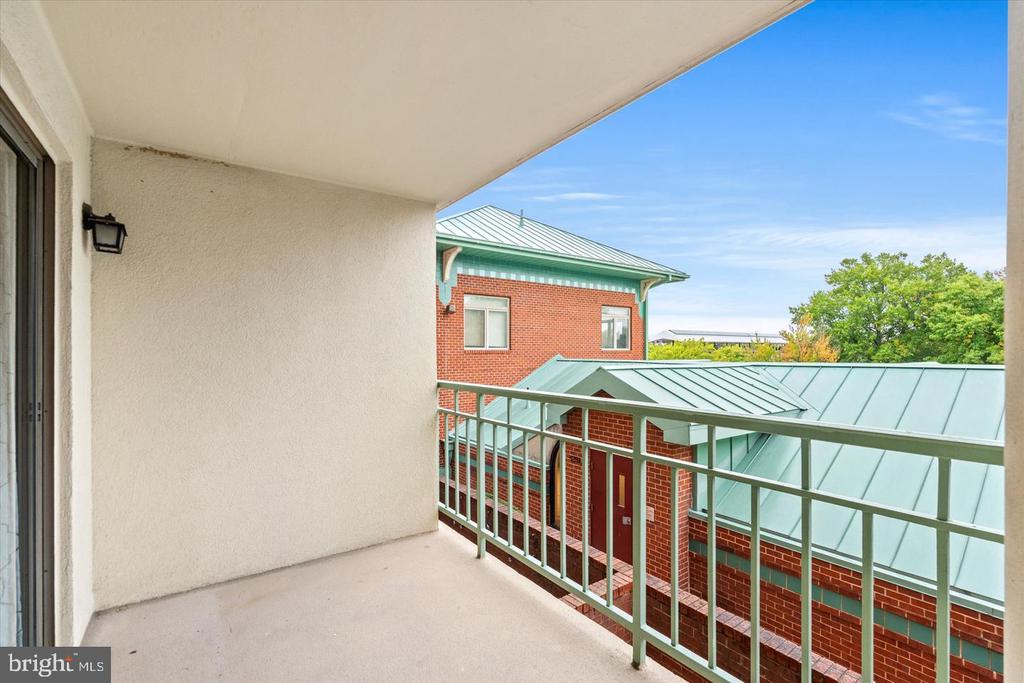 545 E BRADDOCK ROAD Unit: 203