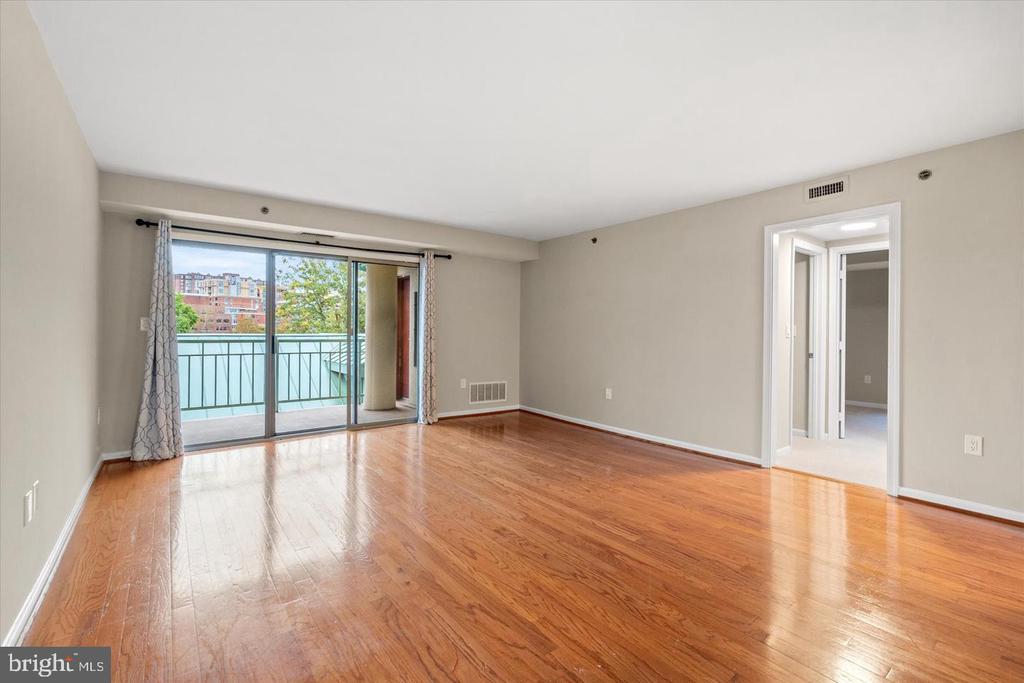 545 E BRADDOCK ROAD Unit: 203