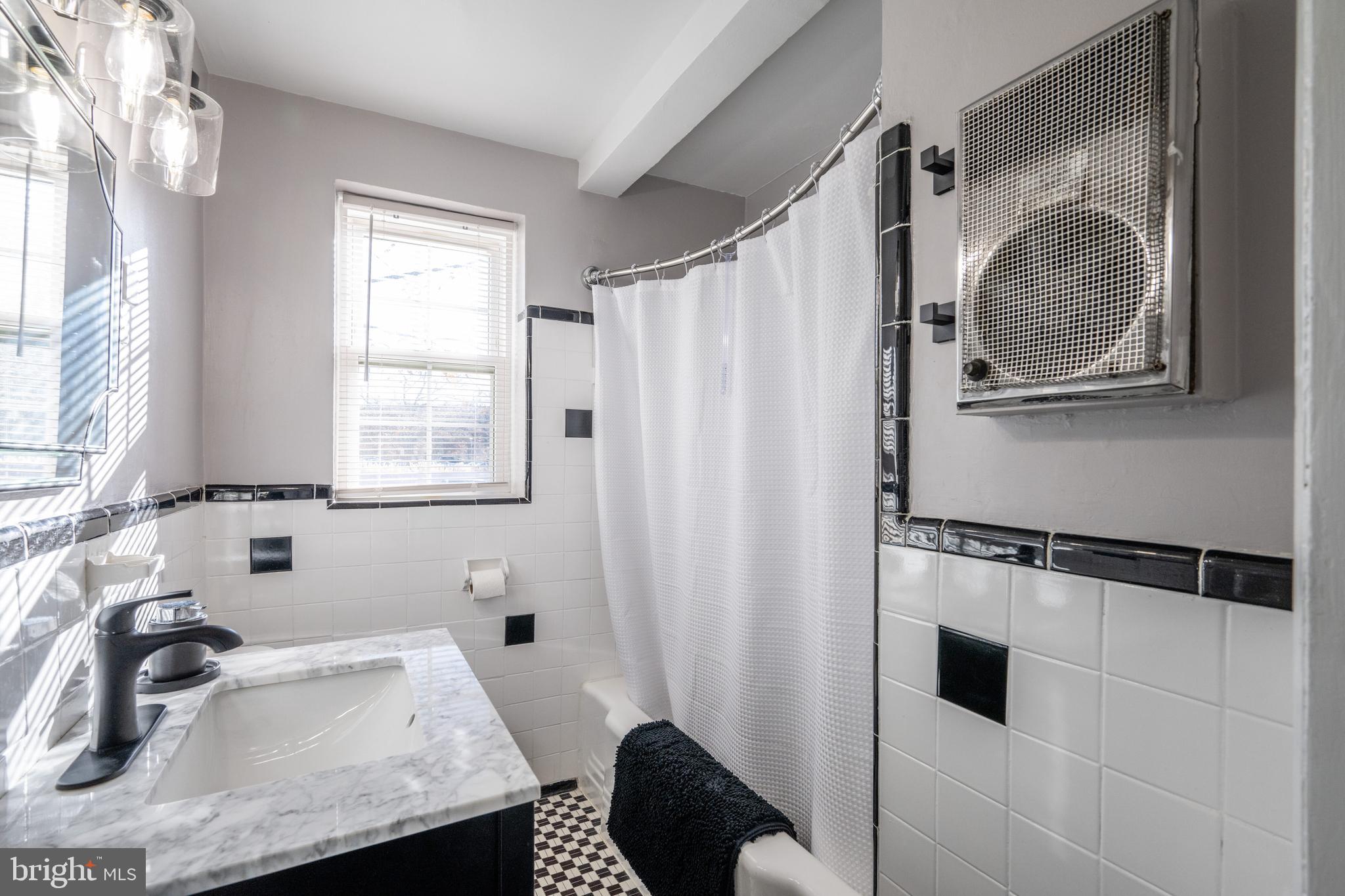 6626 Potomac AVENUE Unit: A1