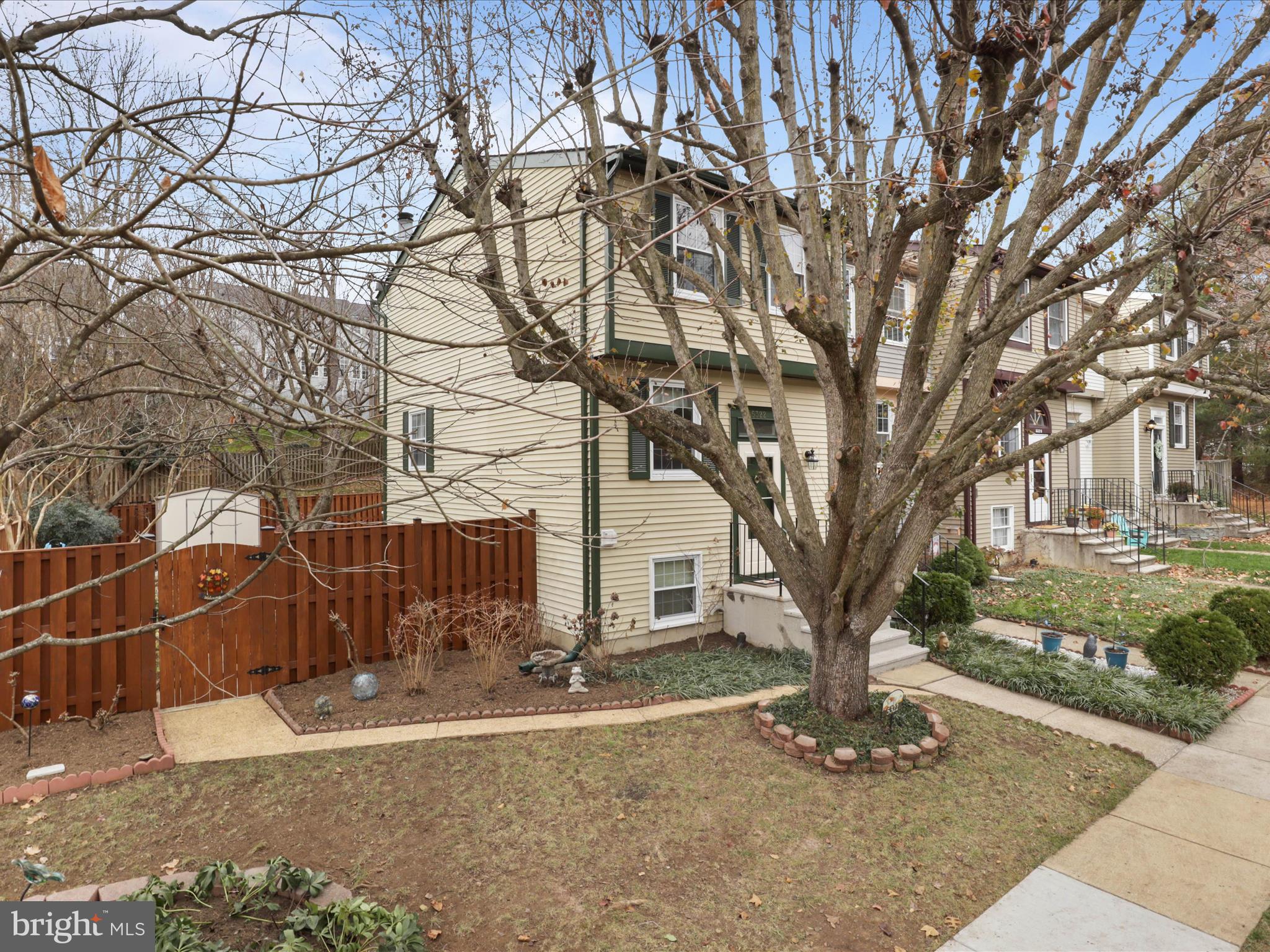5322 Admiralty Ct
