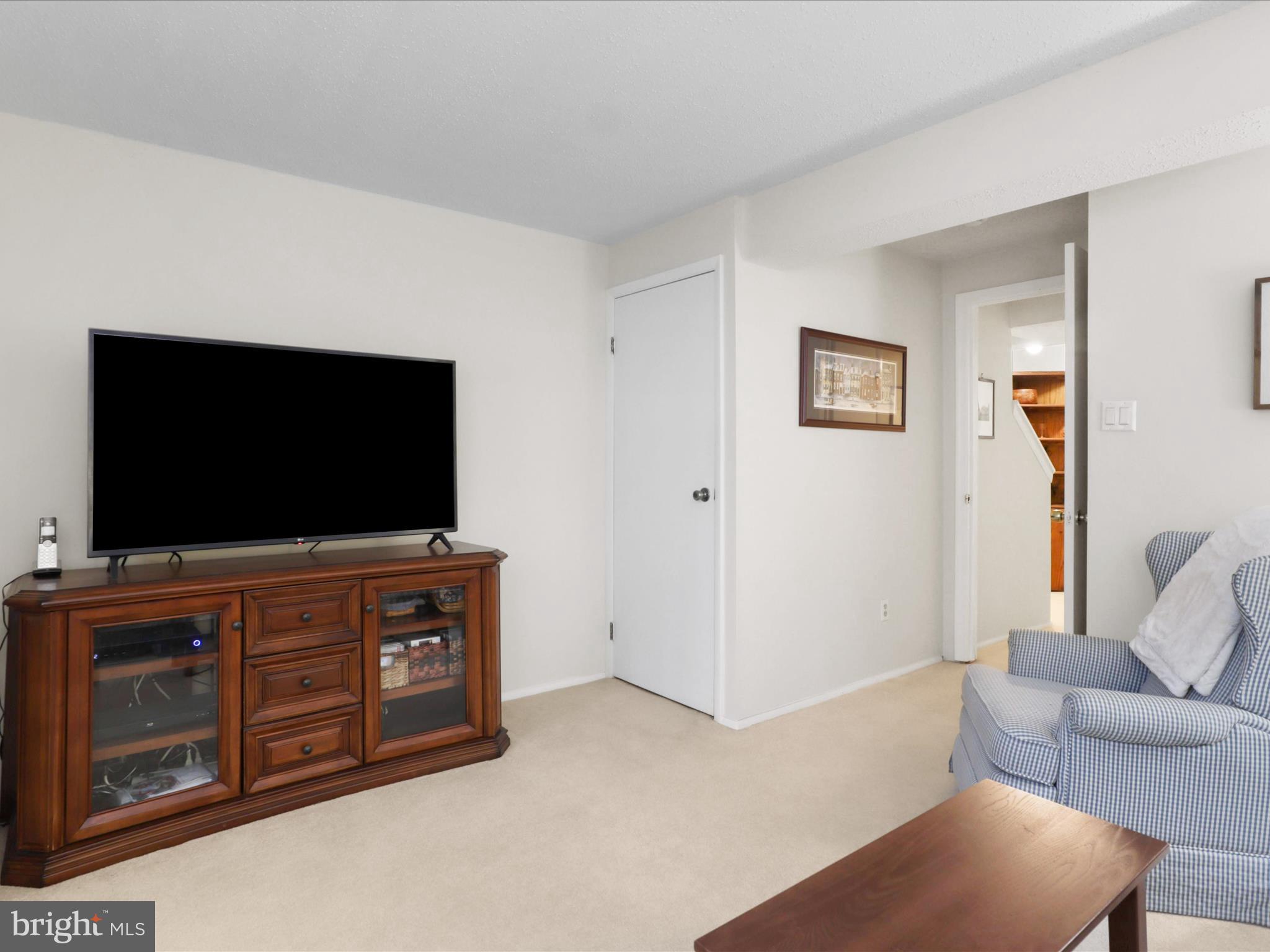 5322 Admiralty Ct