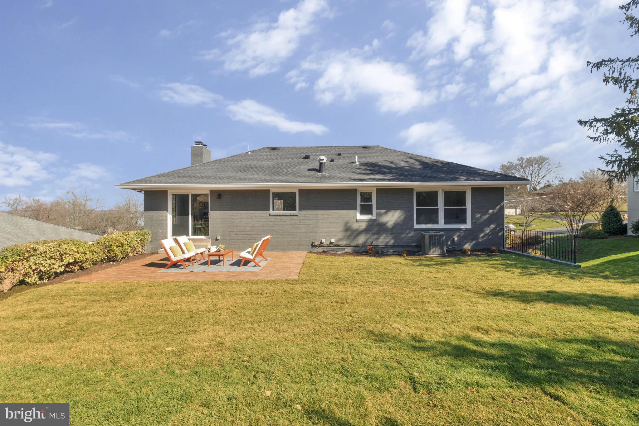 7210 Regent Dr
