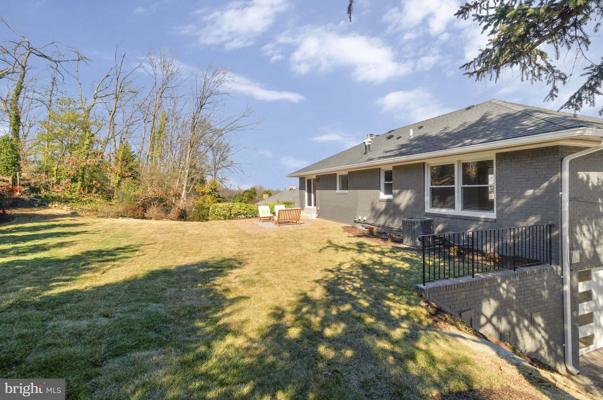 7210 Regent Dr