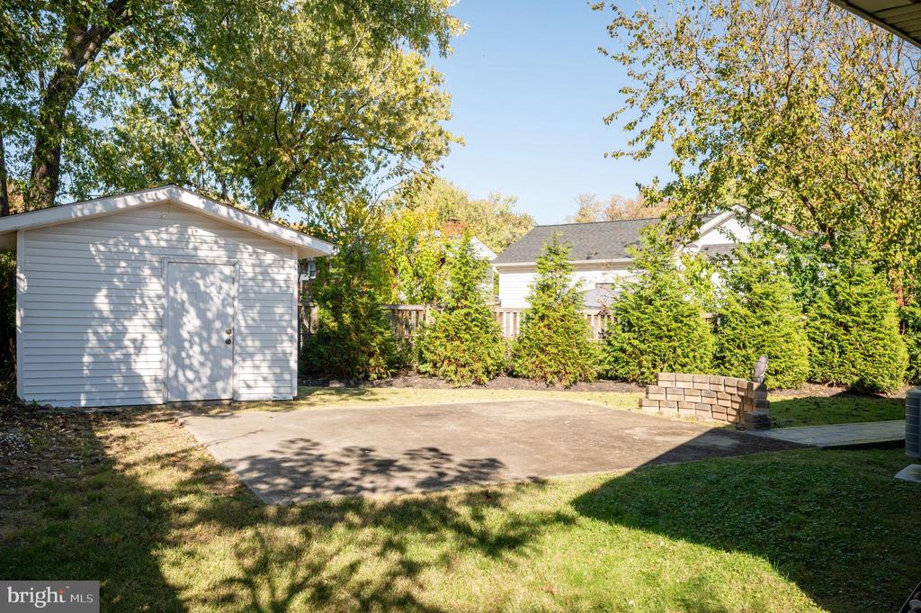 4202 Javins Dr