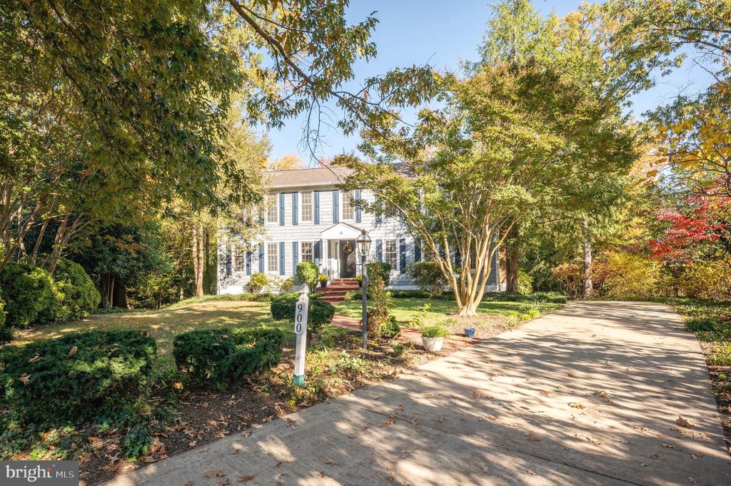 900 Clifton Dr