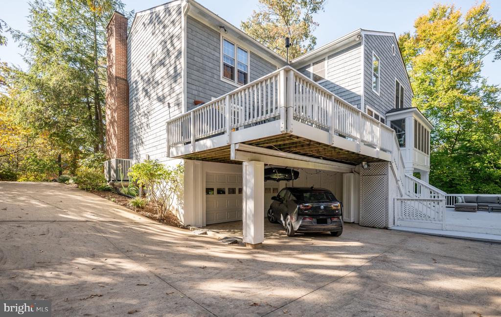 900 Clifton Dr