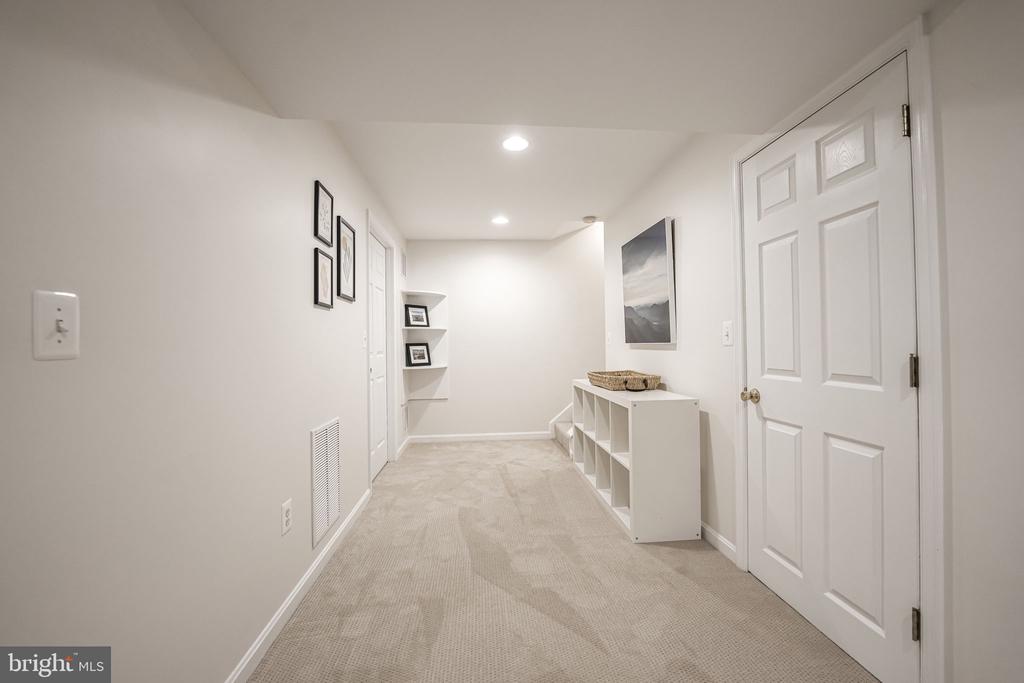 2429 Bramblebush Ct