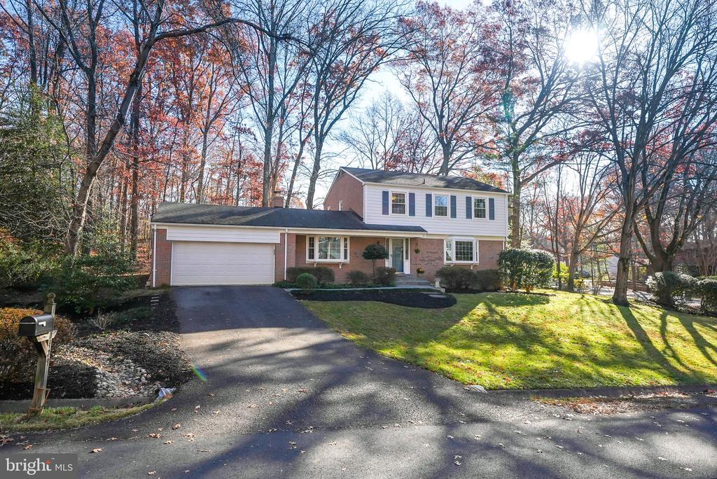 2429 Bramblebush Ct
