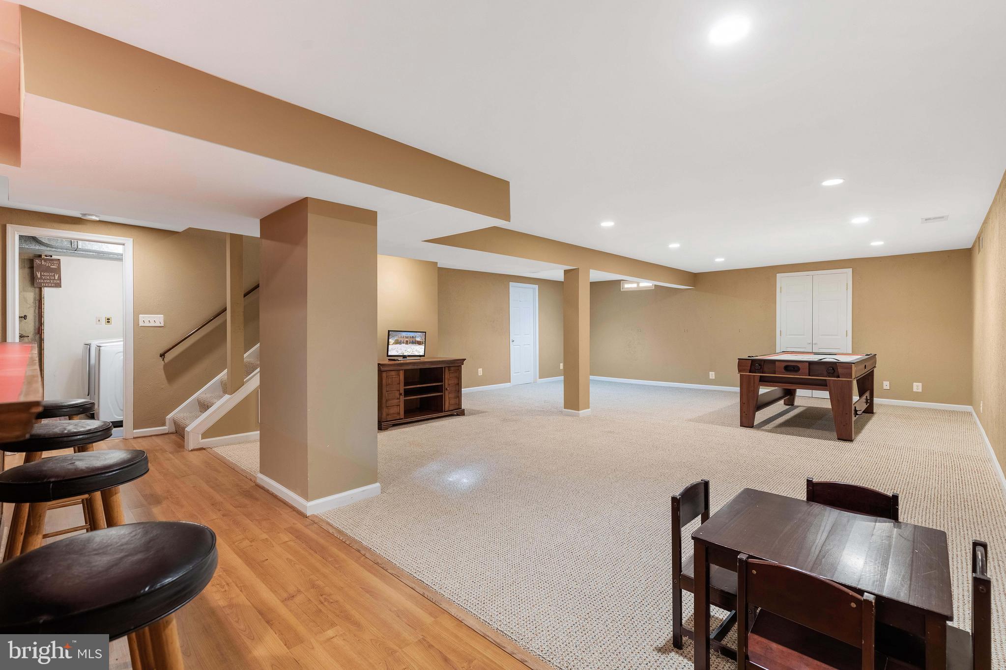 8621 Nanlee Dr