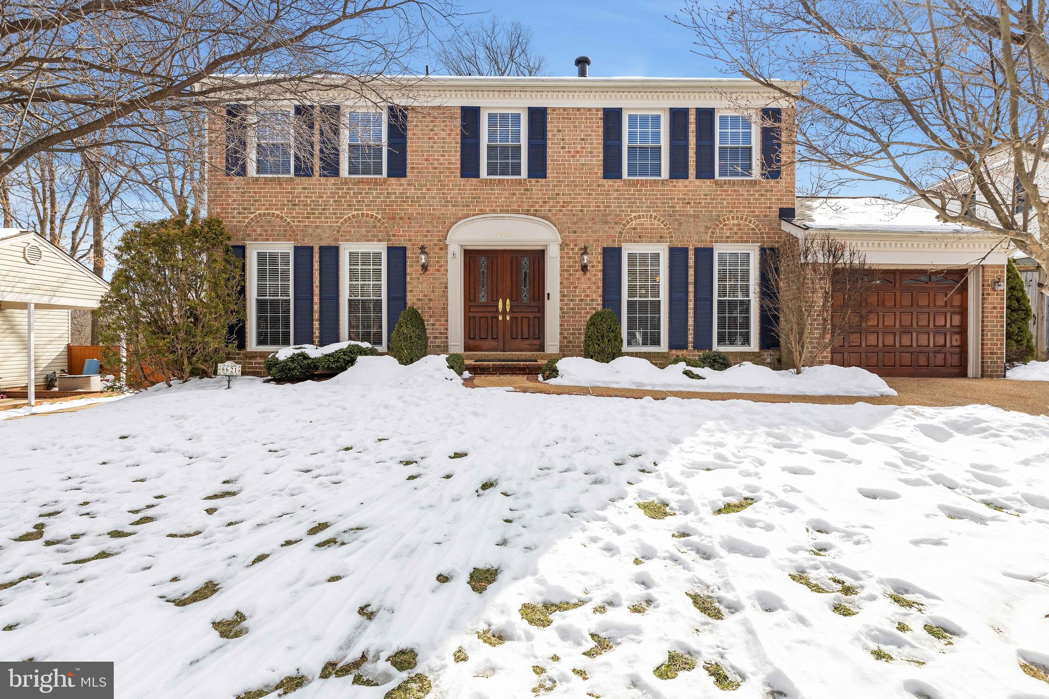 8621 Nanlee Dr