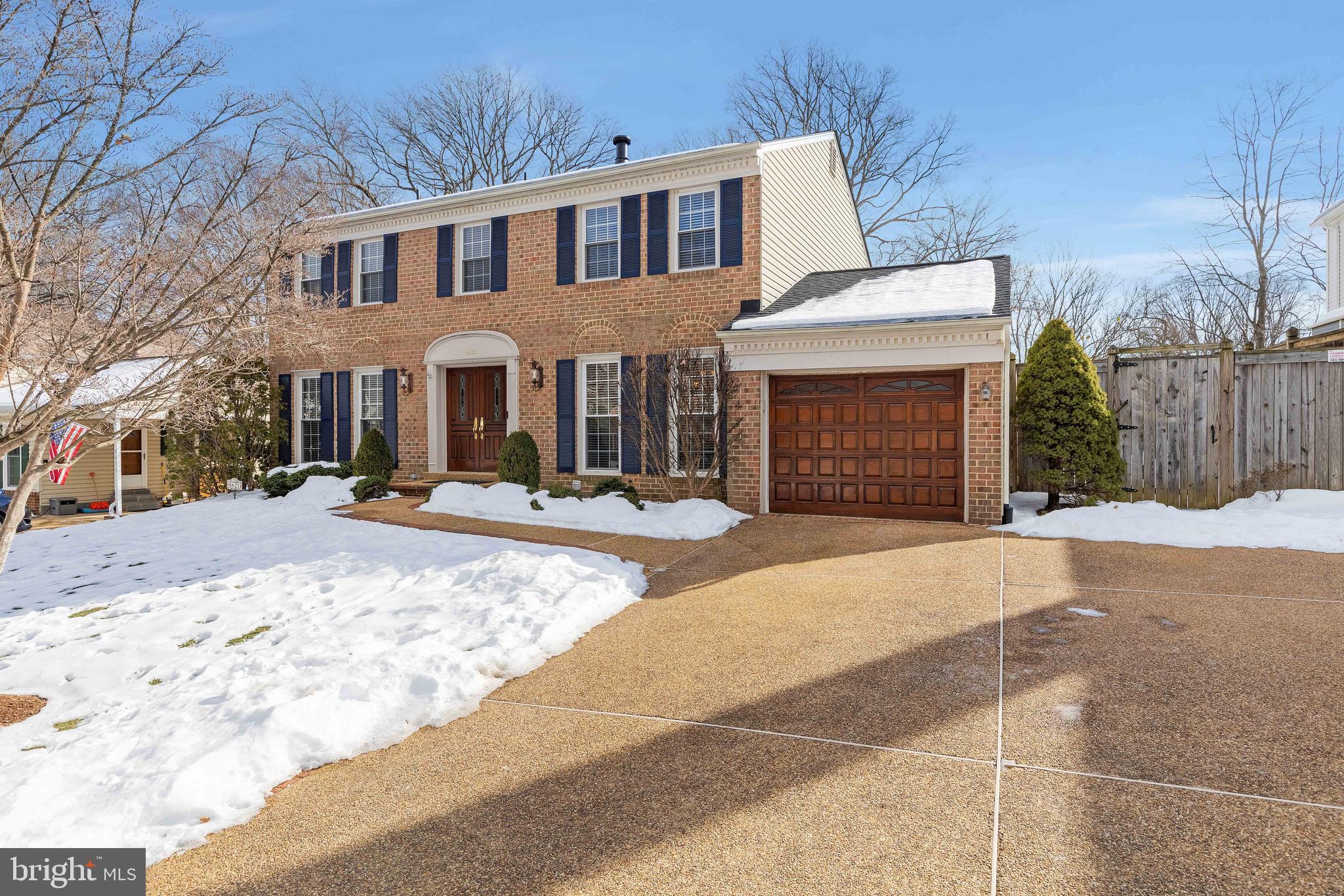 8621 Nanlee Dr