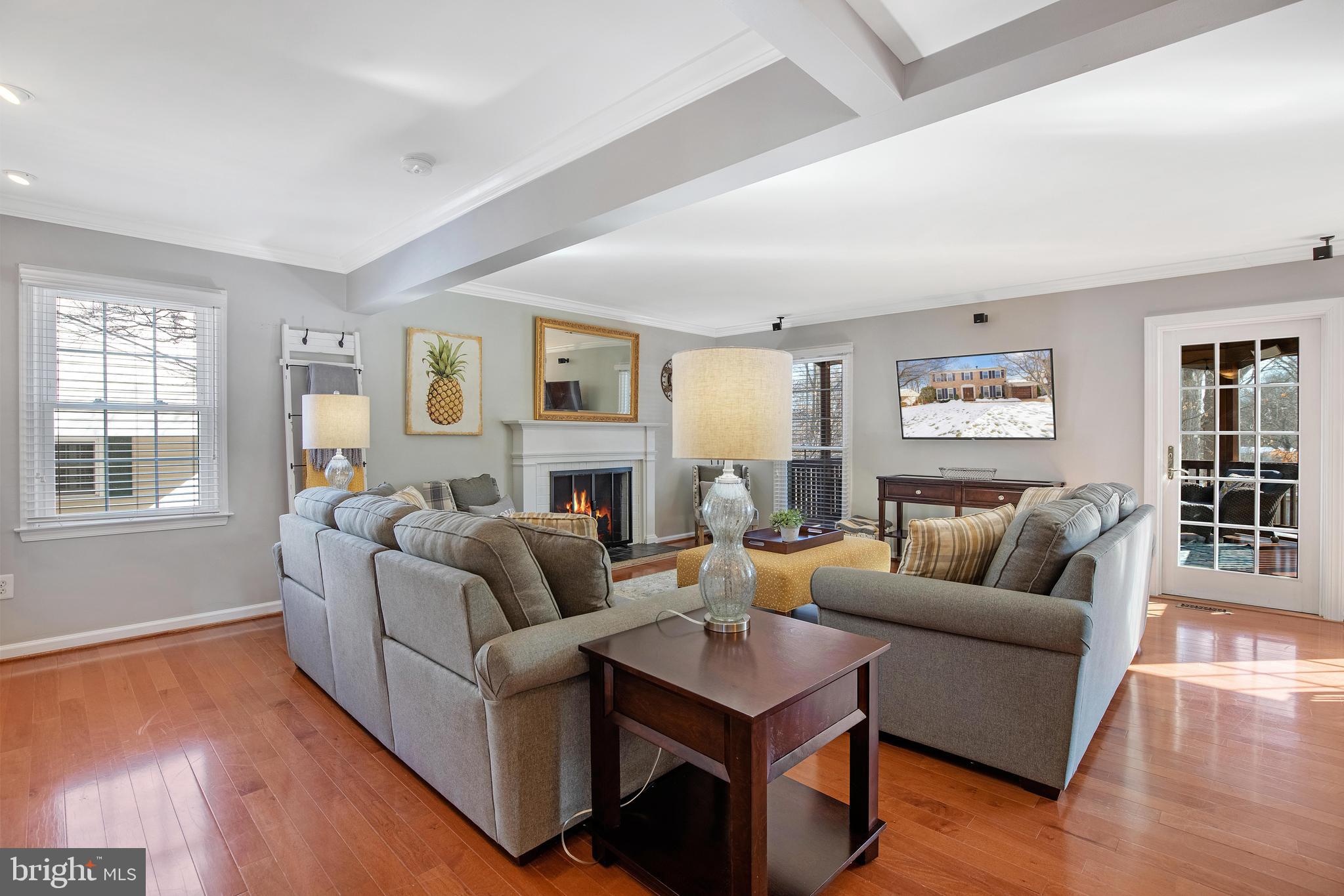 8621 Nanlee Dr