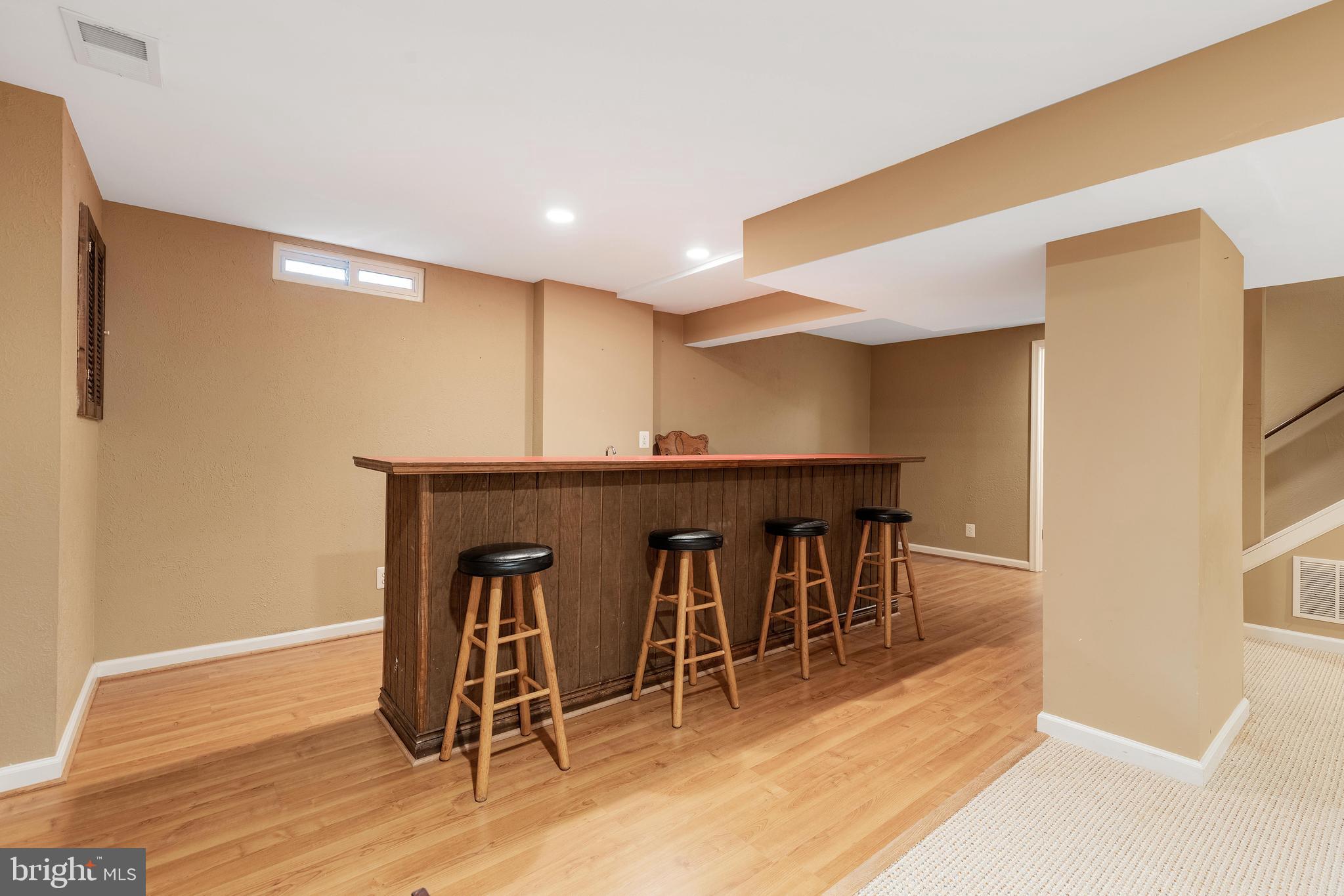 8621 Nanlee Dr