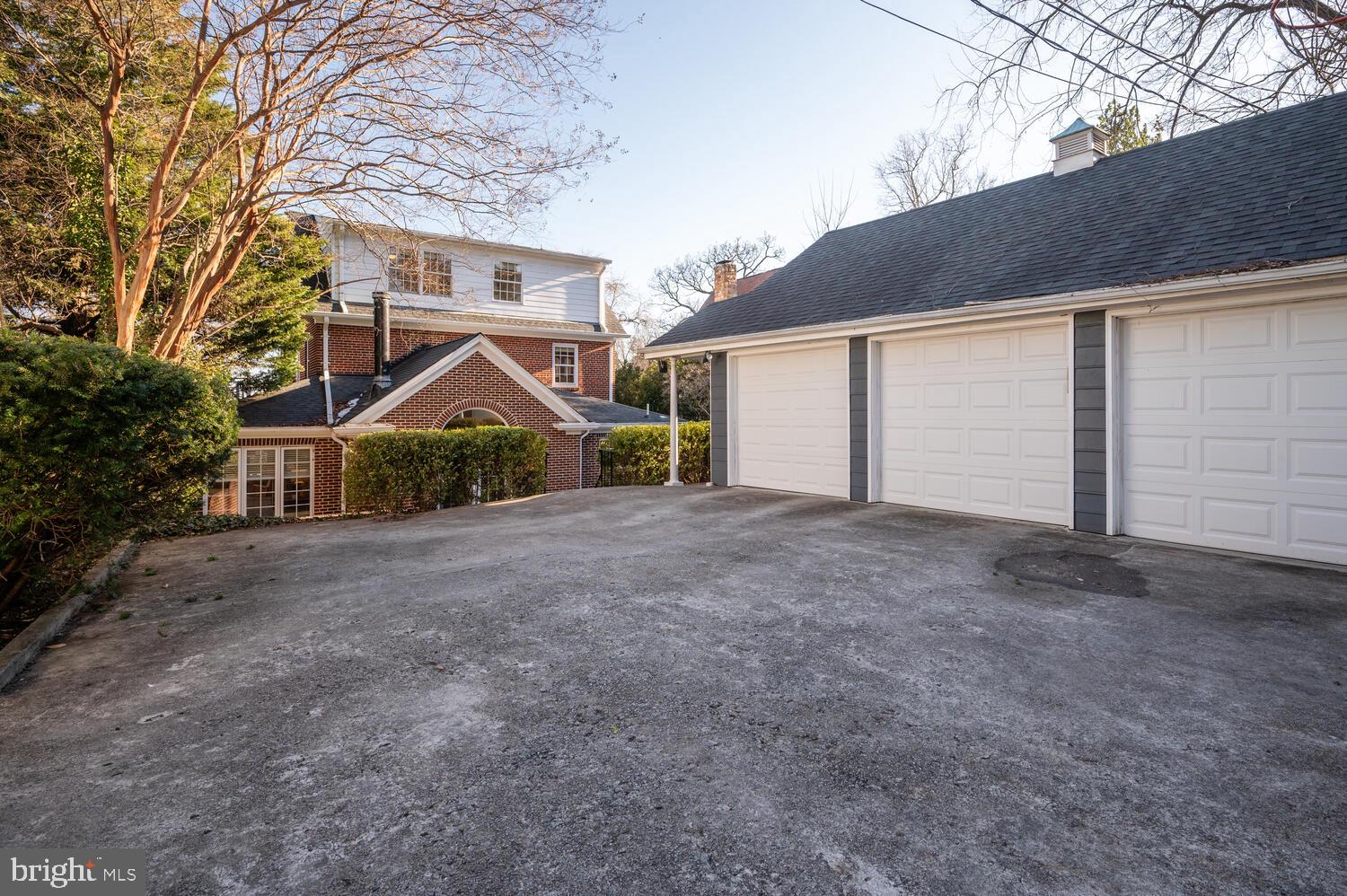 6048 Woodmont Rd