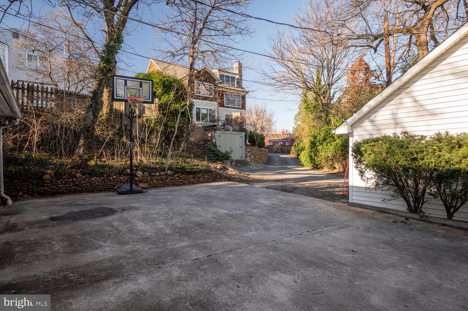 6048 Woodmont Rd
