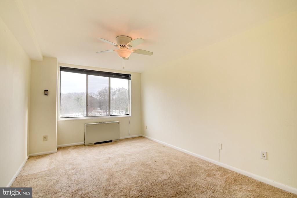 6641 WAKEFIELD DR #315