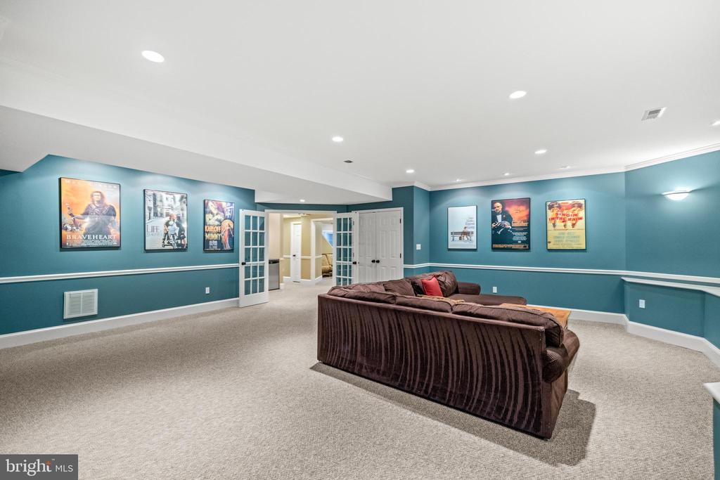 1202 Crayton Rd