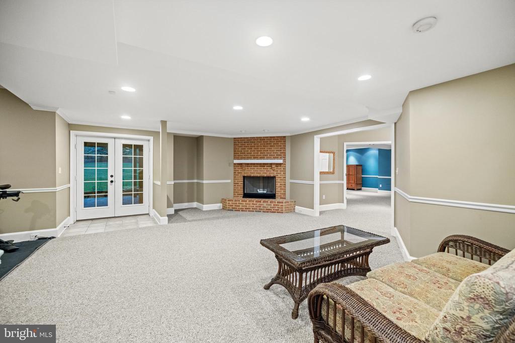 1202 Crayton Rd