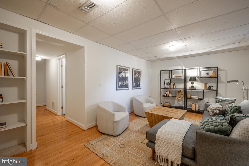 9014 Giltinan Ct