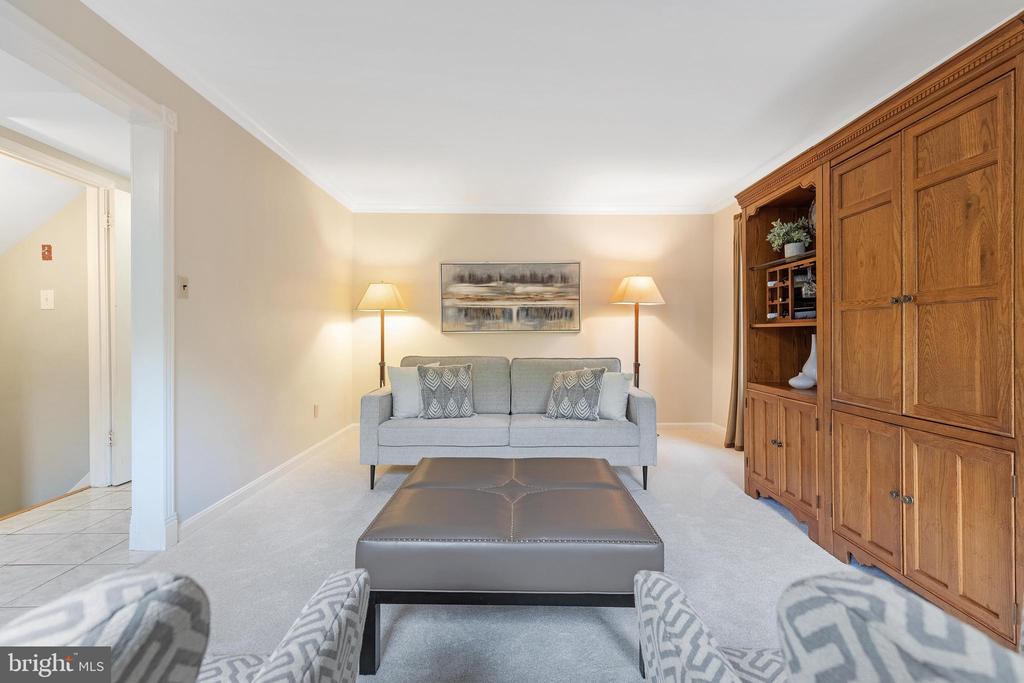 8621 Etta Dr