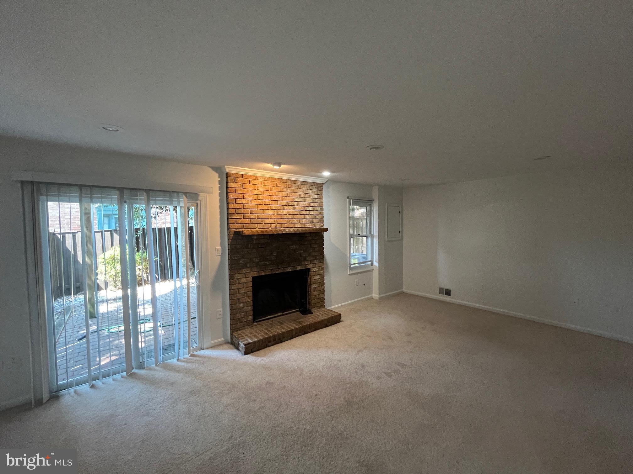 6017 CROMWELL PLACE
