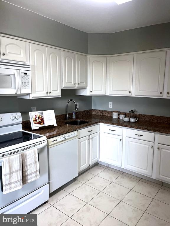 3713 S GEORGE MASON DRIVE 901