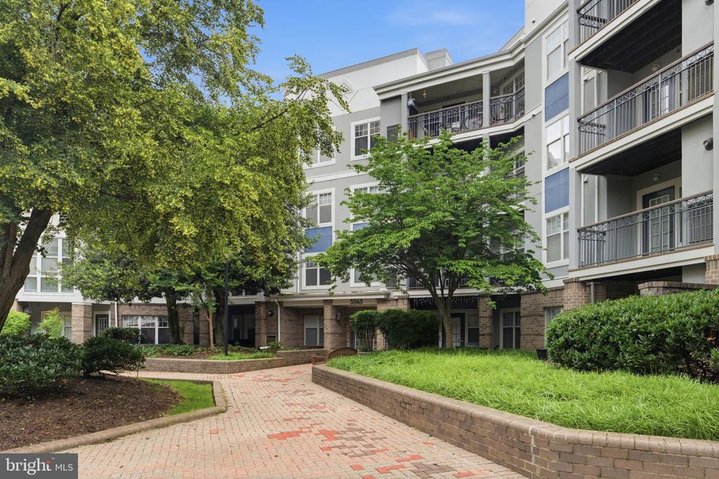 5565 SEMINARY ROAD Unit: 313
