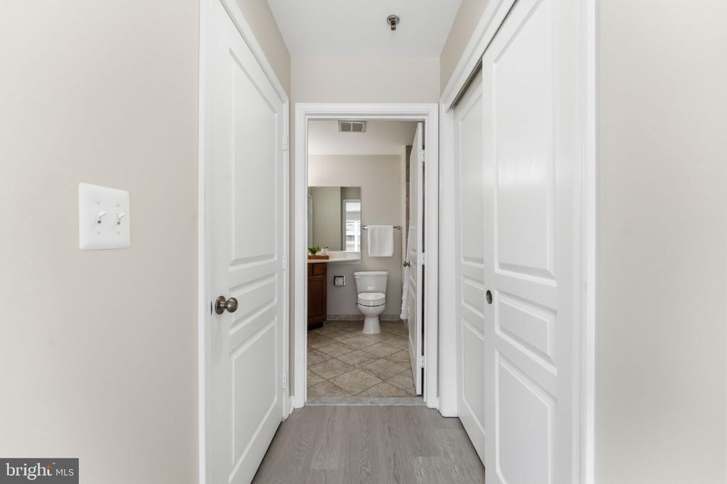 5565 SEMINARY ROAD Unit: 313