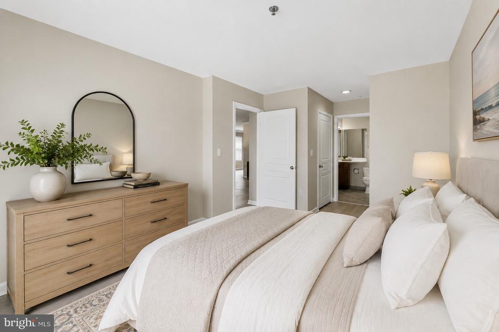 5565 SEMINARY ROAD Unit: 313