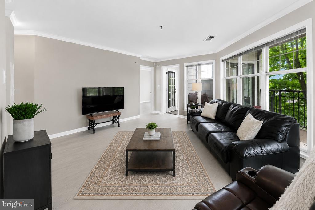 5565 SEMINARY ROAD Unit: 313