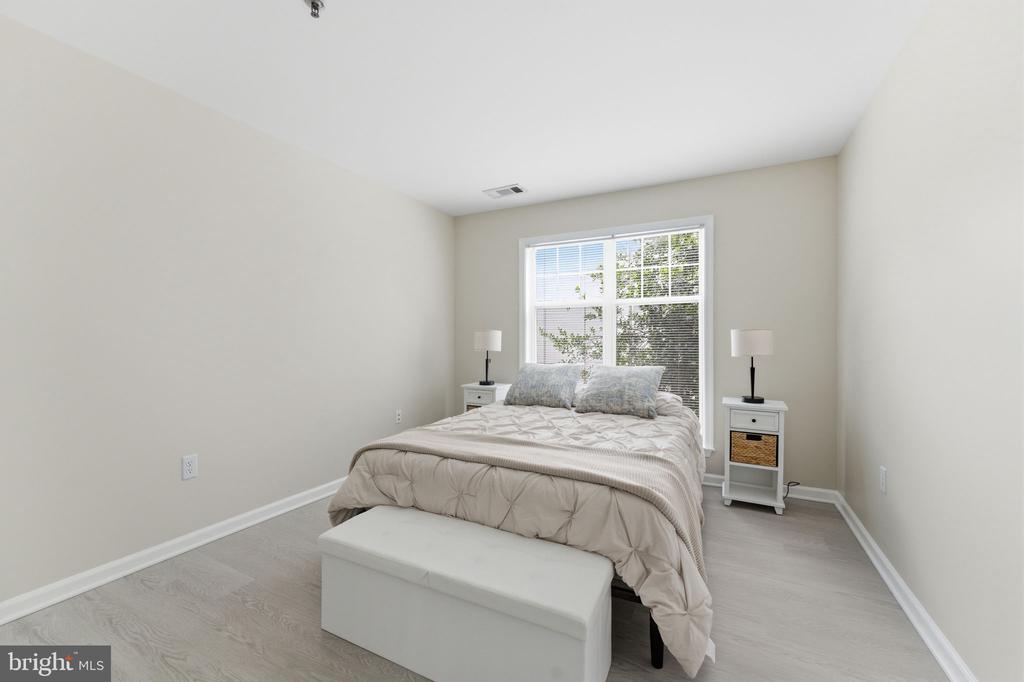 5565 SEMINARY ROAD Unit: 313
