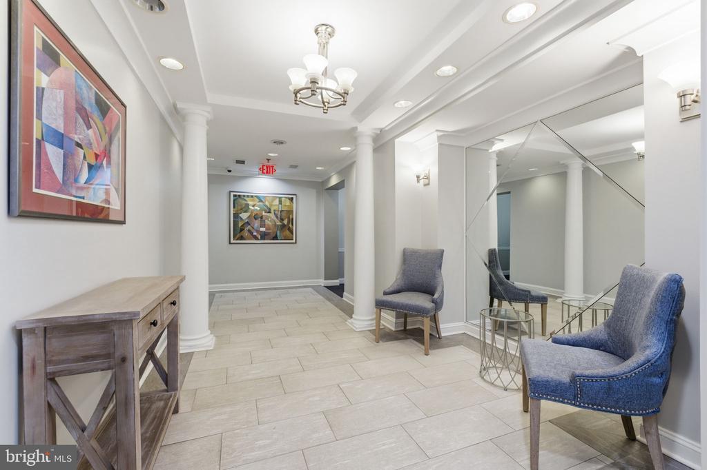 5565 SEMINARY ROAD Unit: 313